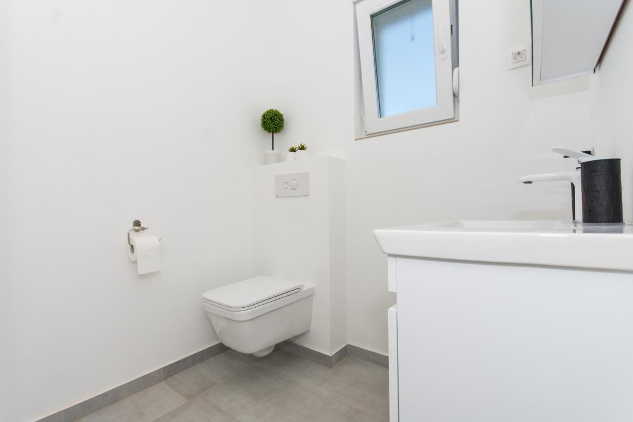 Apartment Julia Trogir Exterior photo